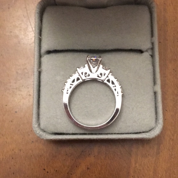 STERLING SILVER AND CZ ENGAGEMENT RING - Picture 3 of 6